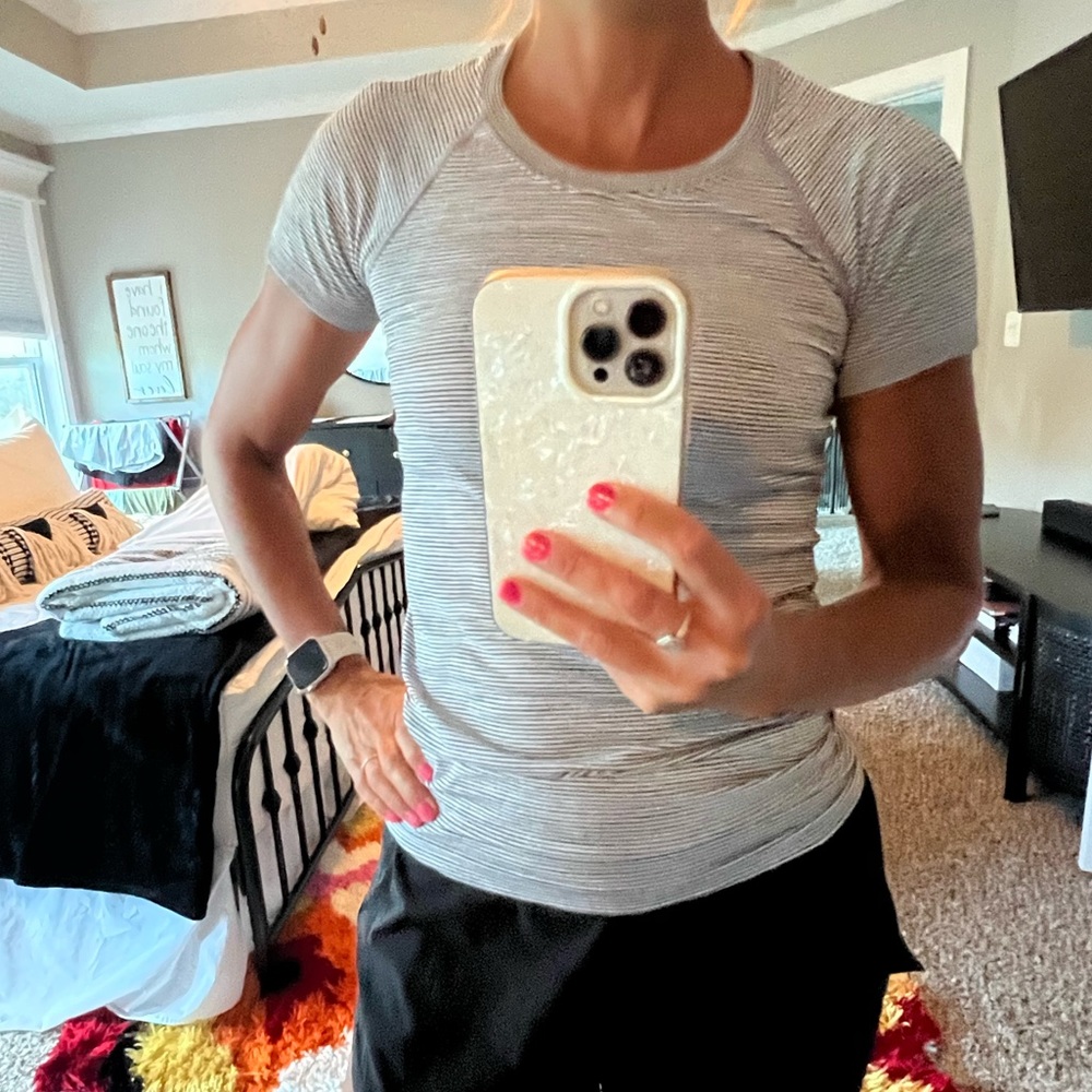 Lululemon swiftly tech short sleeve top